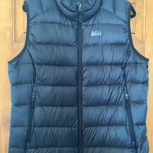Gently used women’s XL REI vest.